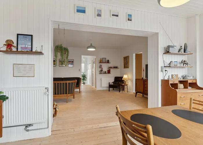 5 Per Charming Townhouse In Skagen